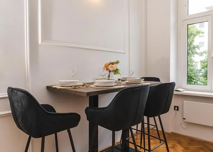 Hl Apartments