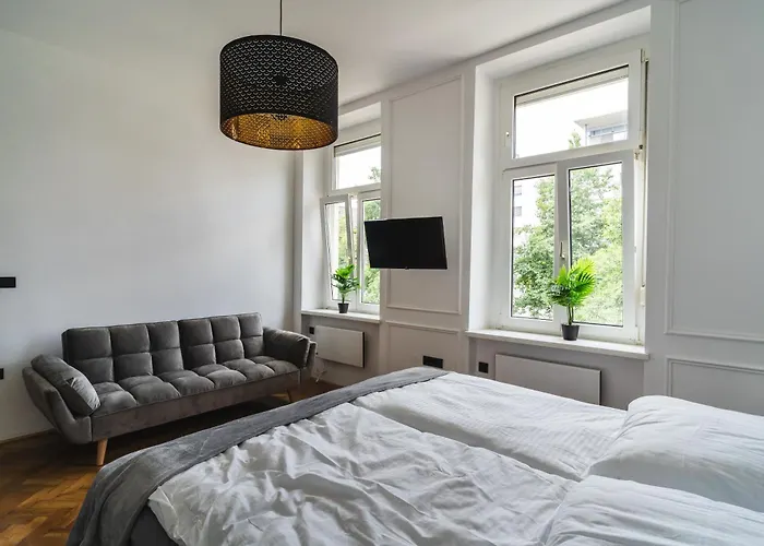 Hl Apartments